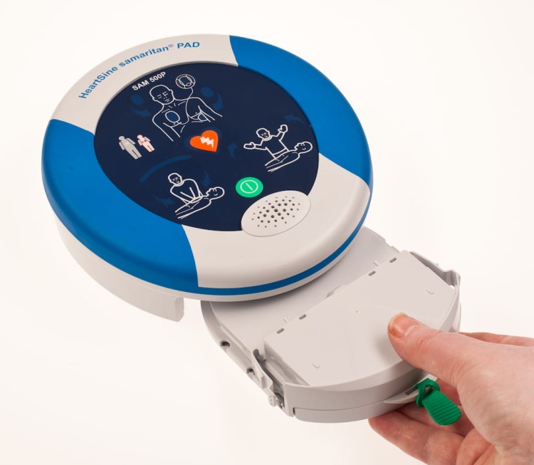 DP-PAD_500P_Insert_Pad-Pak_Hand.jpg